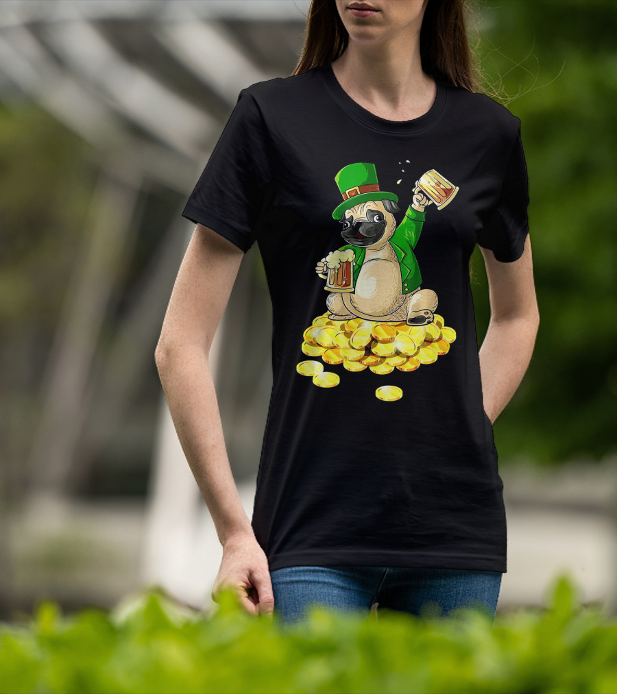 Irish Pug St. Patrick's Day Beer Cheers On Gold Coins T-Shirt