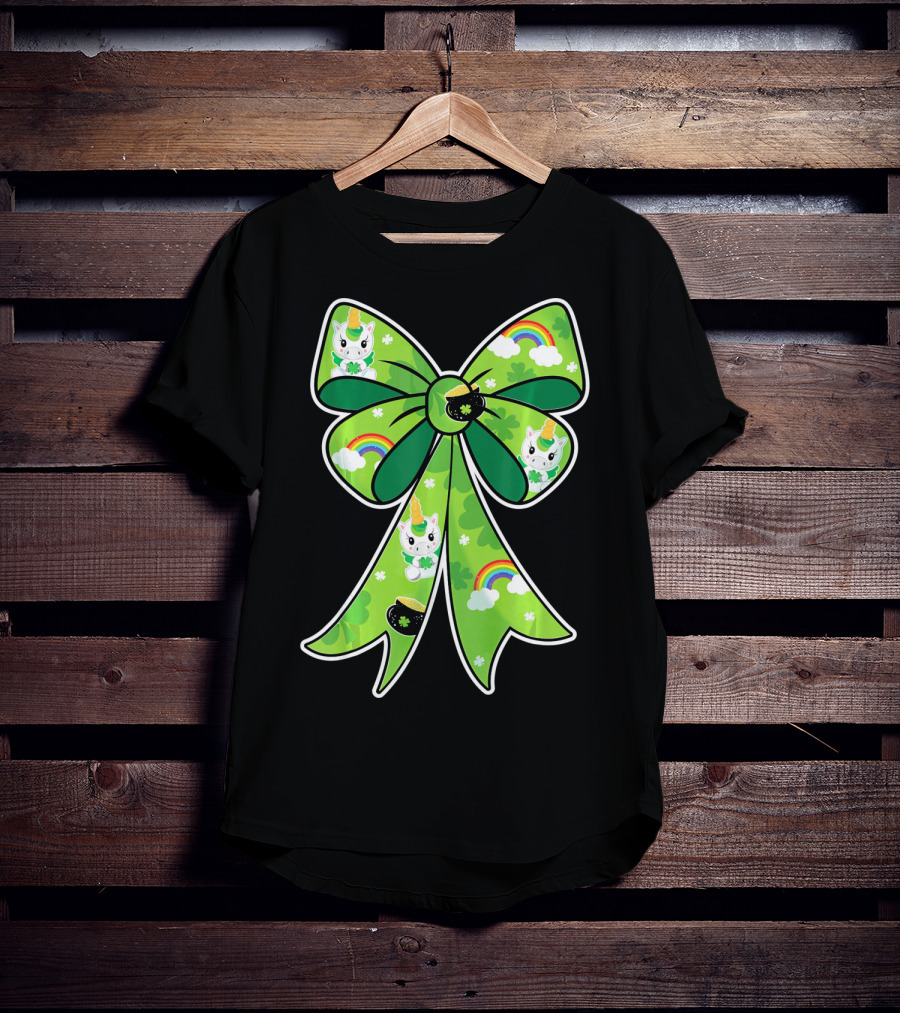 Girls St Patrick's Day Unicorn Bow With Rainbows And Shamrocks T-Shirt
