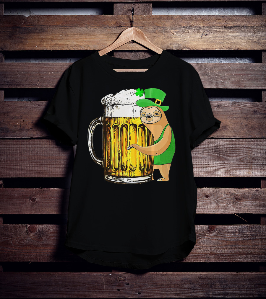 St Patricks Sloth Leprechaun With Beer Mug T-Shirt