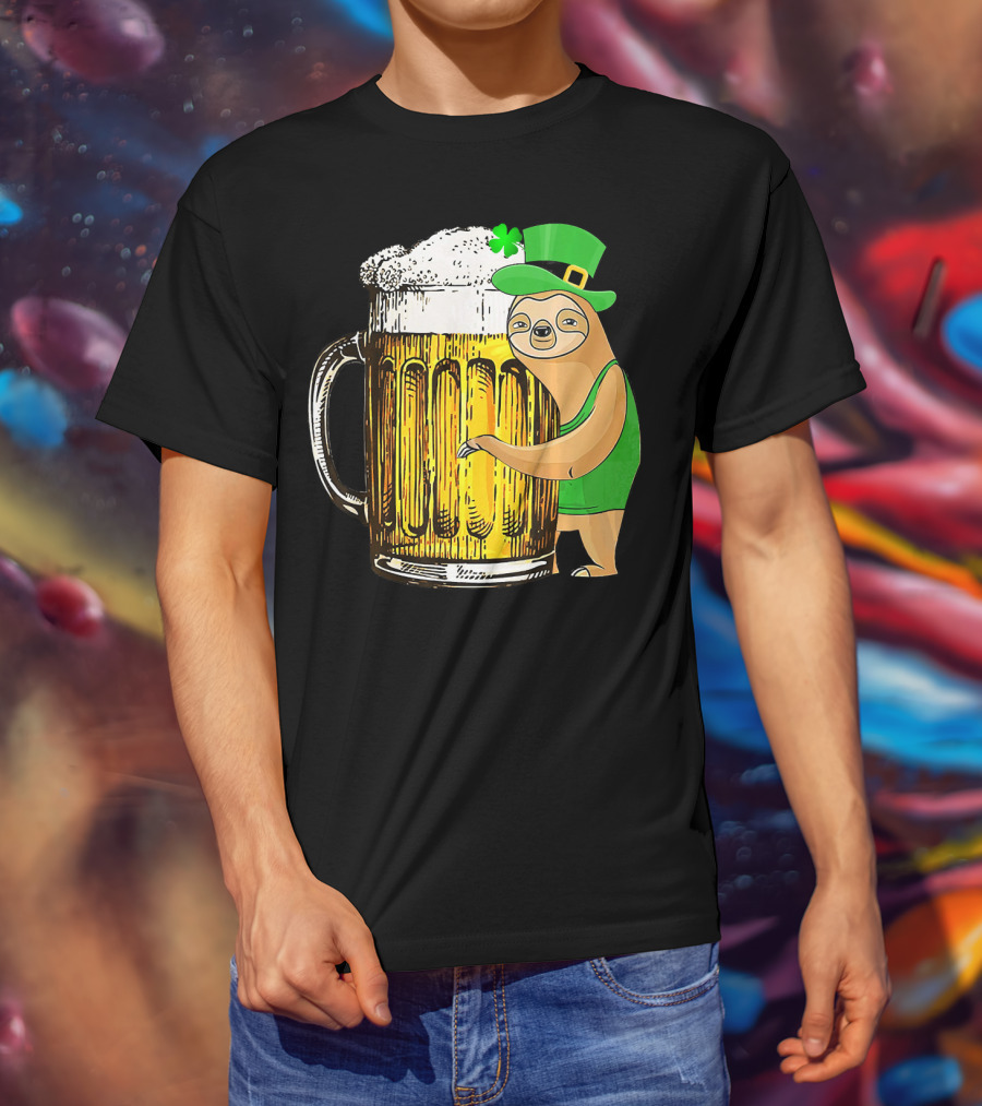 St Patricks Sloth Leprechaun With Beer Mug T-Shirt