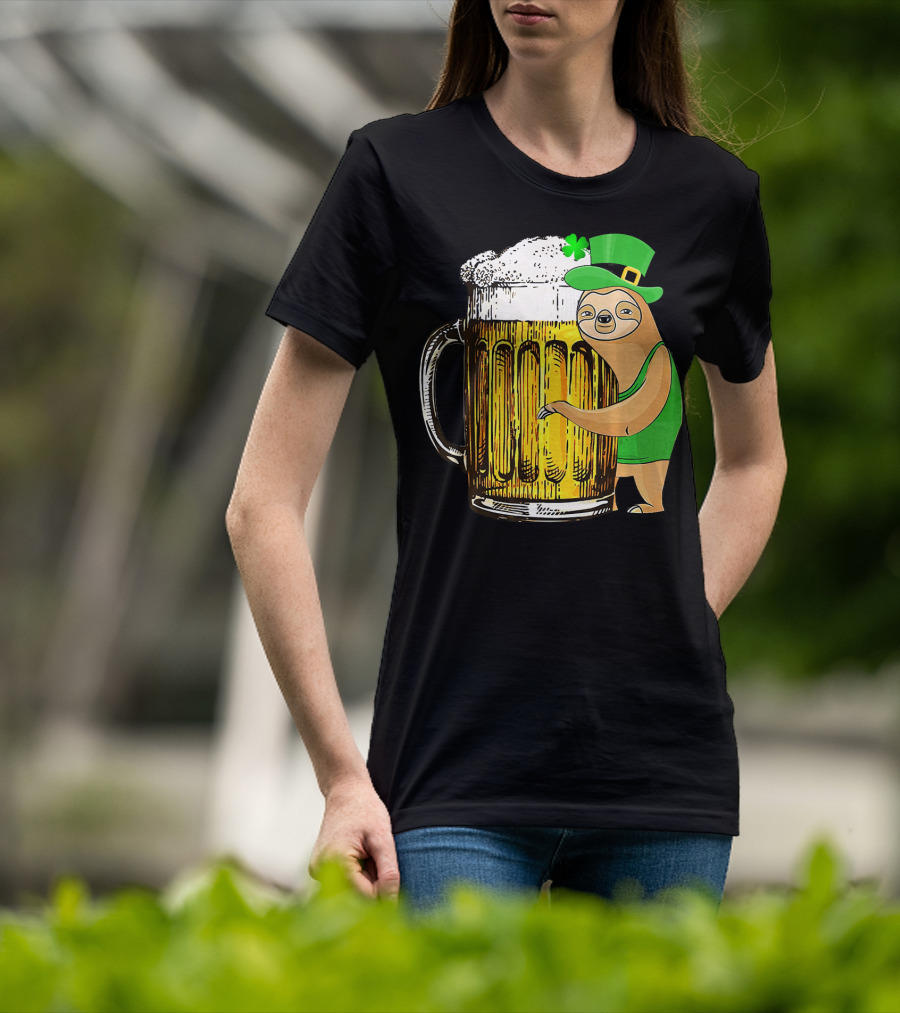 St Patricks Sloth Leprechaun With Beer Mug T-Shirt