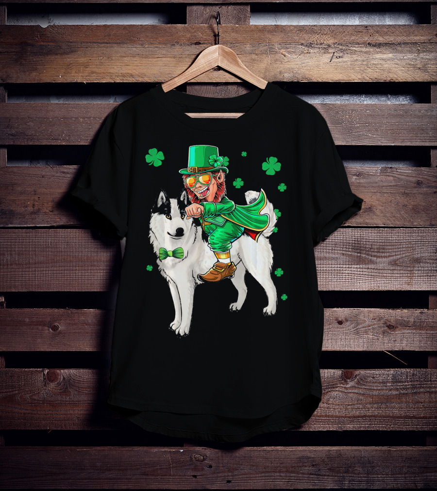 Leprechaun Riding Siberian Husky With Shamrock Bow Tie And Clover Background T-Shirt
