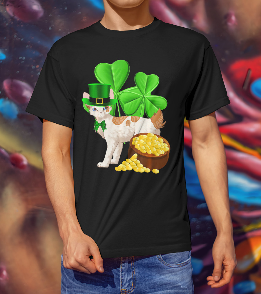 Japanese Bobtail Cat St Patricks Day Lucky Coins Shamrocks Leprechaun Hat T-Shirt