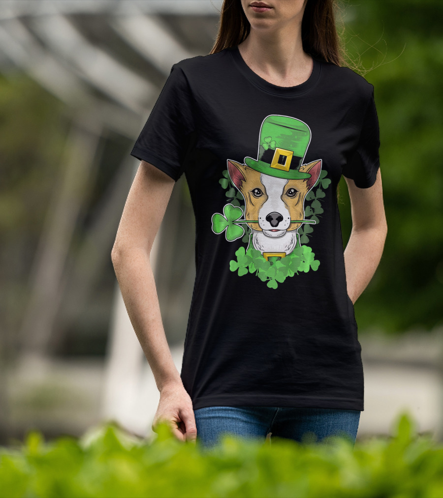 Happy Saint Patricks Day Corgi Wearing Leprechaun Hat And Shamrocks T-Shirt