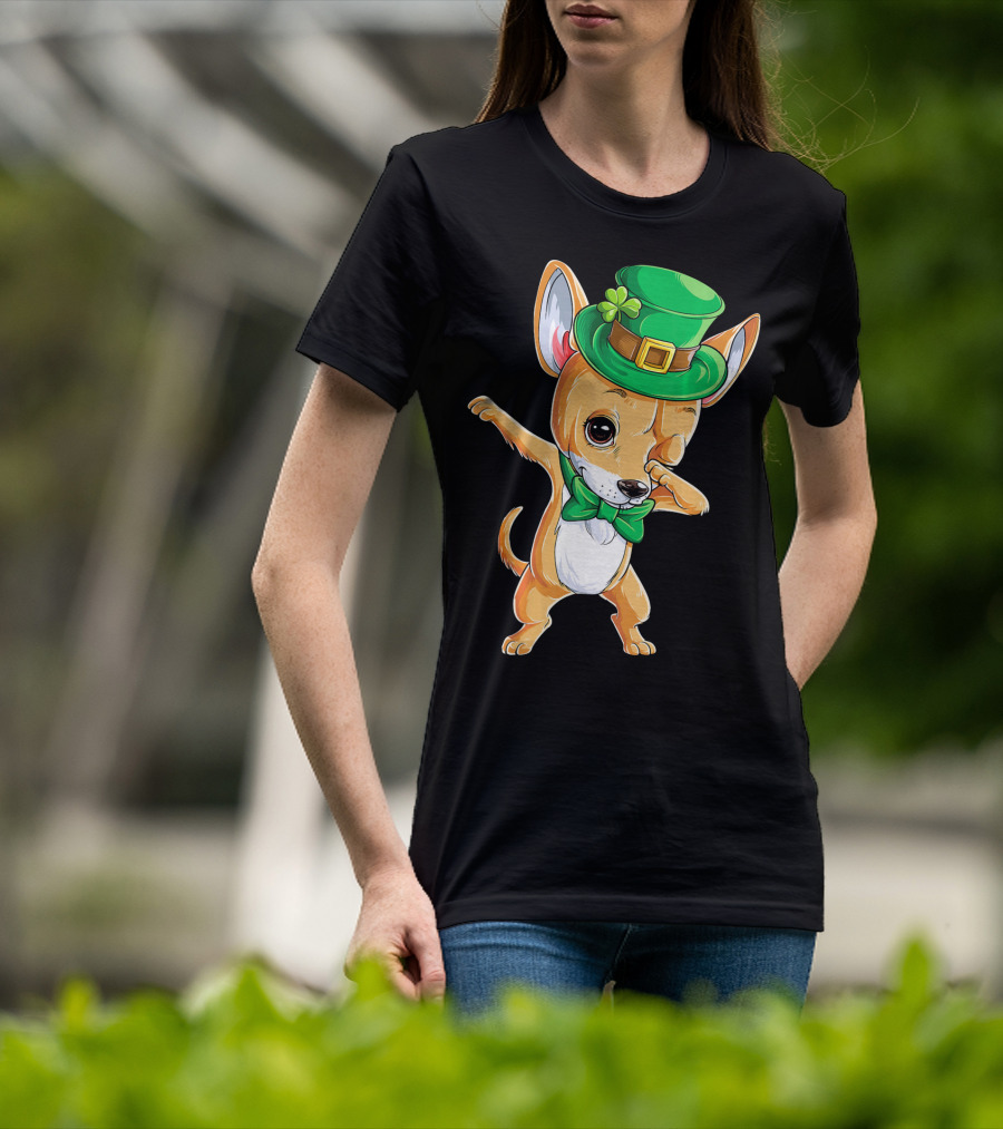 St. Patrick's Day Dabbing Chihuahua Leprechaun Hat T-Shirt