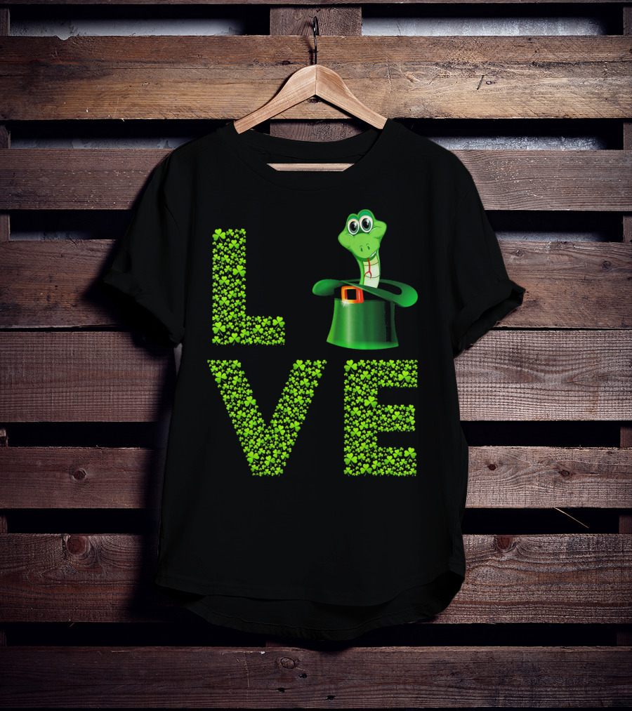 Love Snake St Patricks Day Shamrock Hat T-Shirt