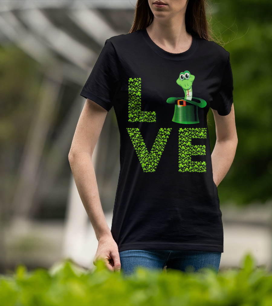 Love Snake St Patricks Day Shamrock Hat T-Shirt
