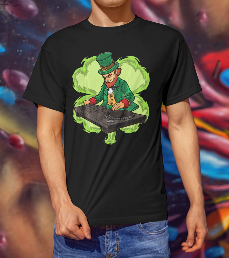 DJ Leprechaun Irish Luck Live On Stage With Turntable Shamrock T-Shirt