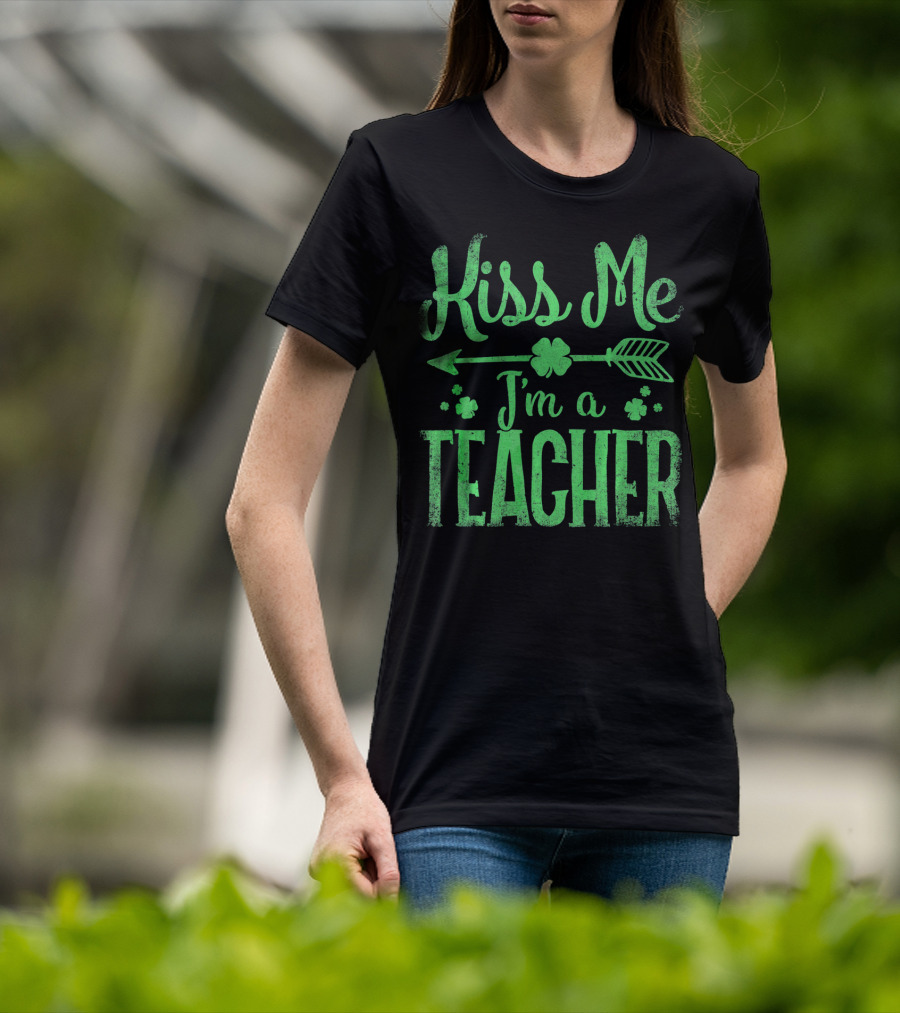 Kiss Me I'm A Teacher Saint Patrick's Day Arrow Shamrocks T-Shirt
