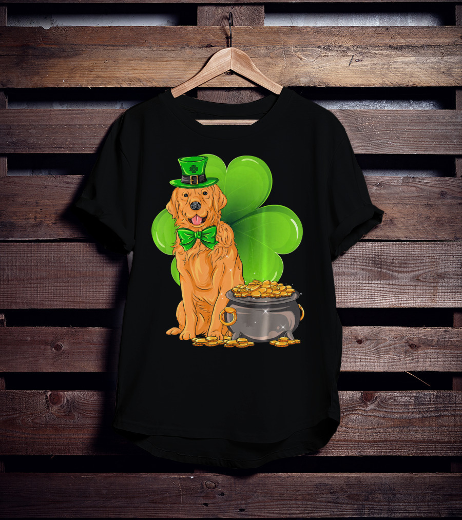 Golden Retriever St Patricks Day Leprechaun With Shamrock And Pot Of Gold T-Shirt