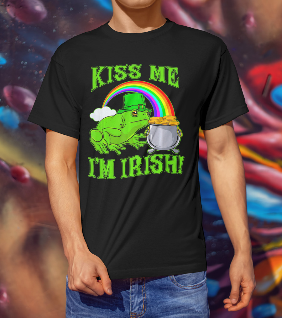 KISS ME I'M IRISH Frog With Rainbow And Pot Of Gold St Patricks Day T-Shirt