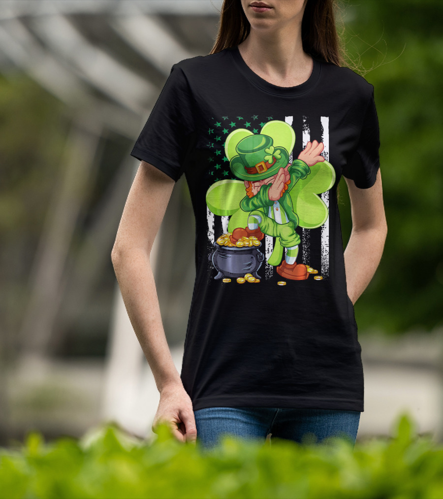 Leprechaun Dabbing With Pot Of Gold And Shamrock T-Shirt