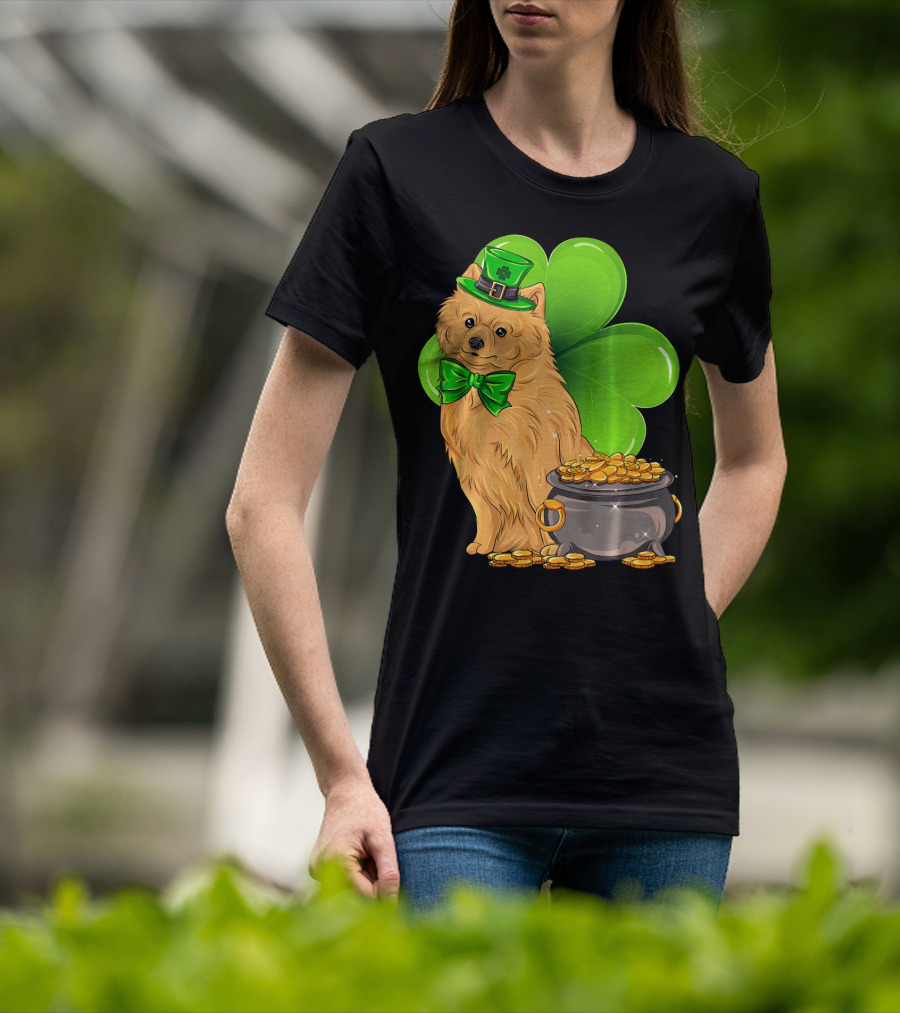 Pomeranian St Patricks Day Leprechaun Dog With Pot Of Gold And Clover T-Shirt