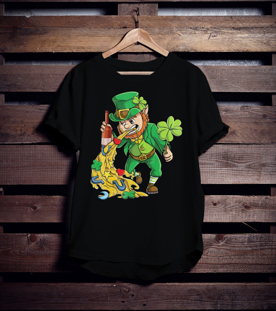 St Patricks Day Leprechaun Pouring Shamrocks Hearts Horseshoes And Stars T-Shirt