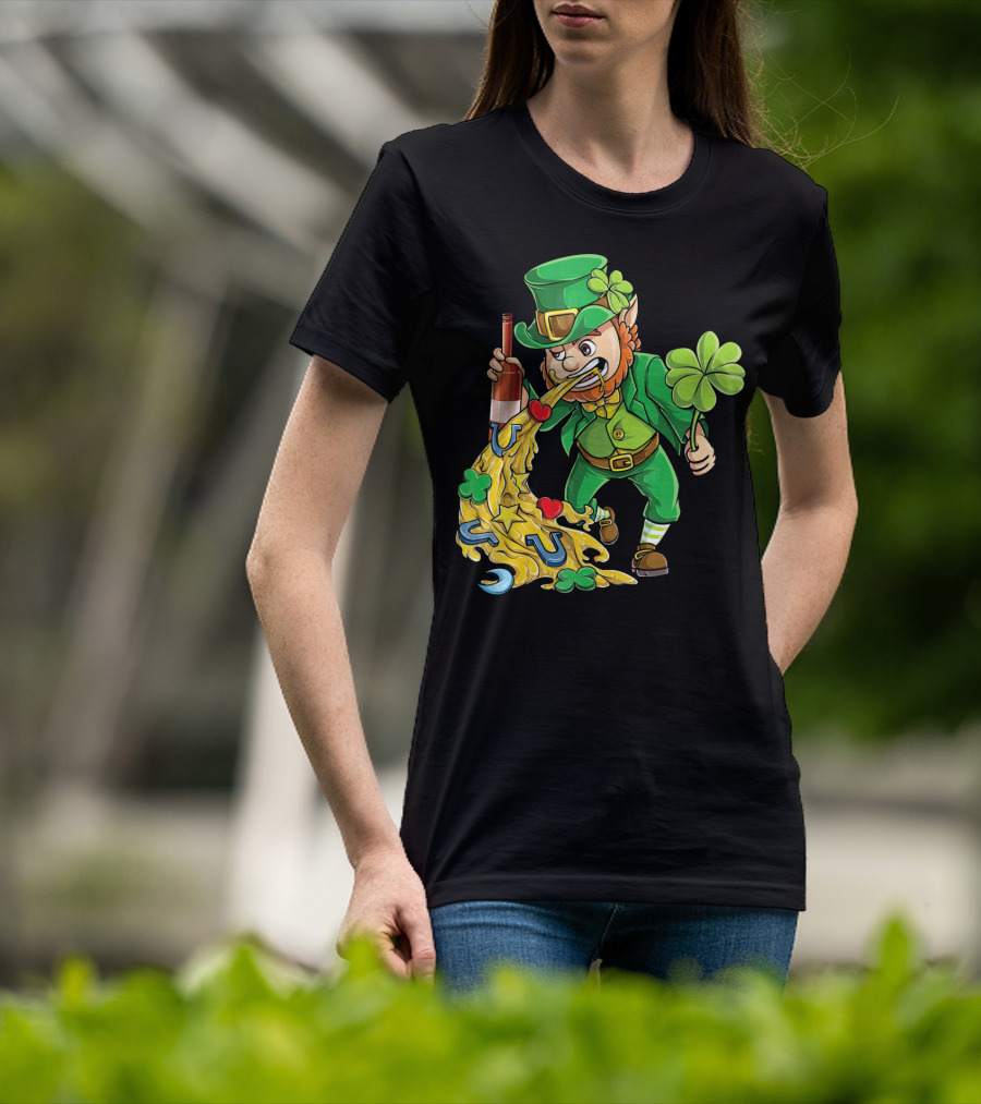 St Patricks Day Leprechaun Pouring Shamrocks Hearts Horseshoes And Stars T-Shirt