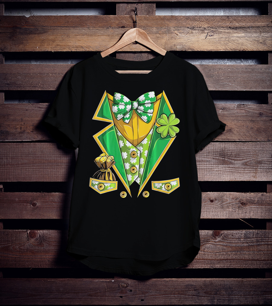 Leprechaun Costume St Patricks Green Suit With Shamrocks And Gold Coins T-Shirt