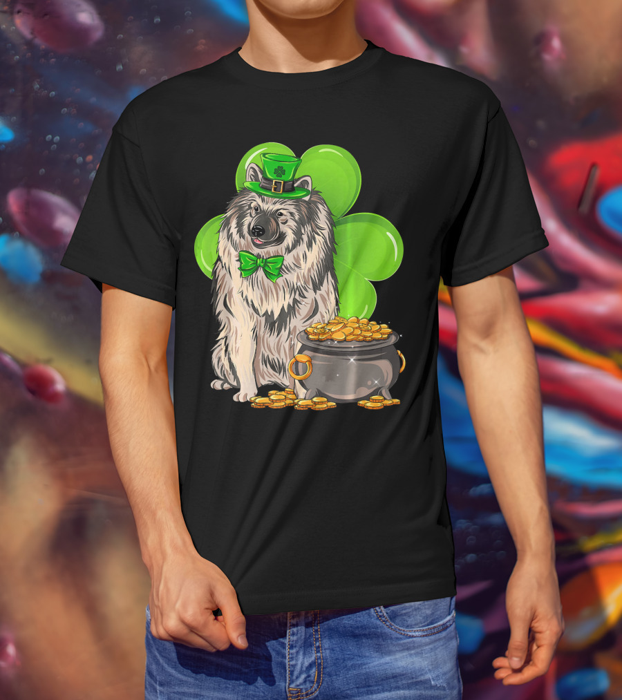 Keeshond St Patricks Day Leprechaun Dog Clover Pot Of Gold T-Shirt