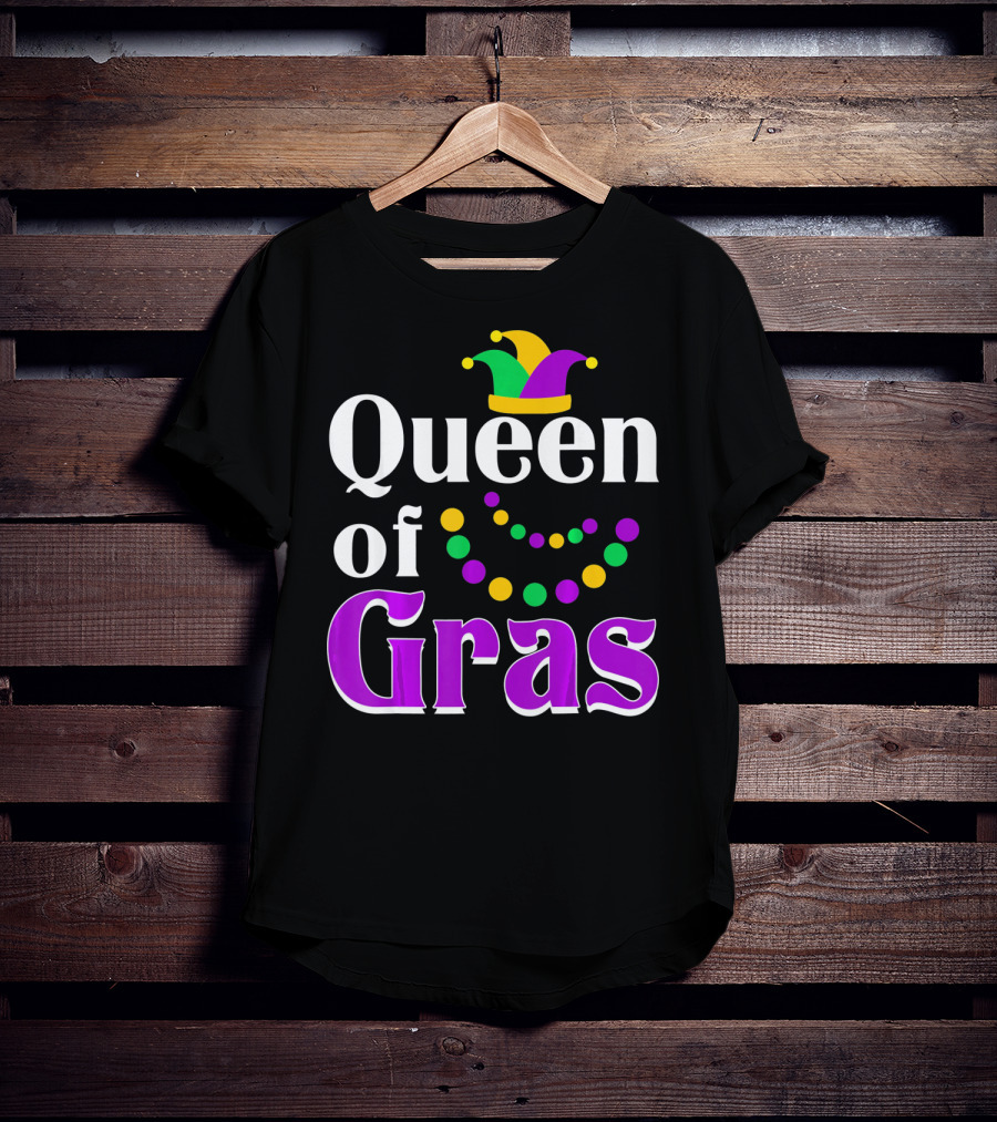 Queen Of Gras Funny Mardi Gras Beads And Jester Hat T-Shirt