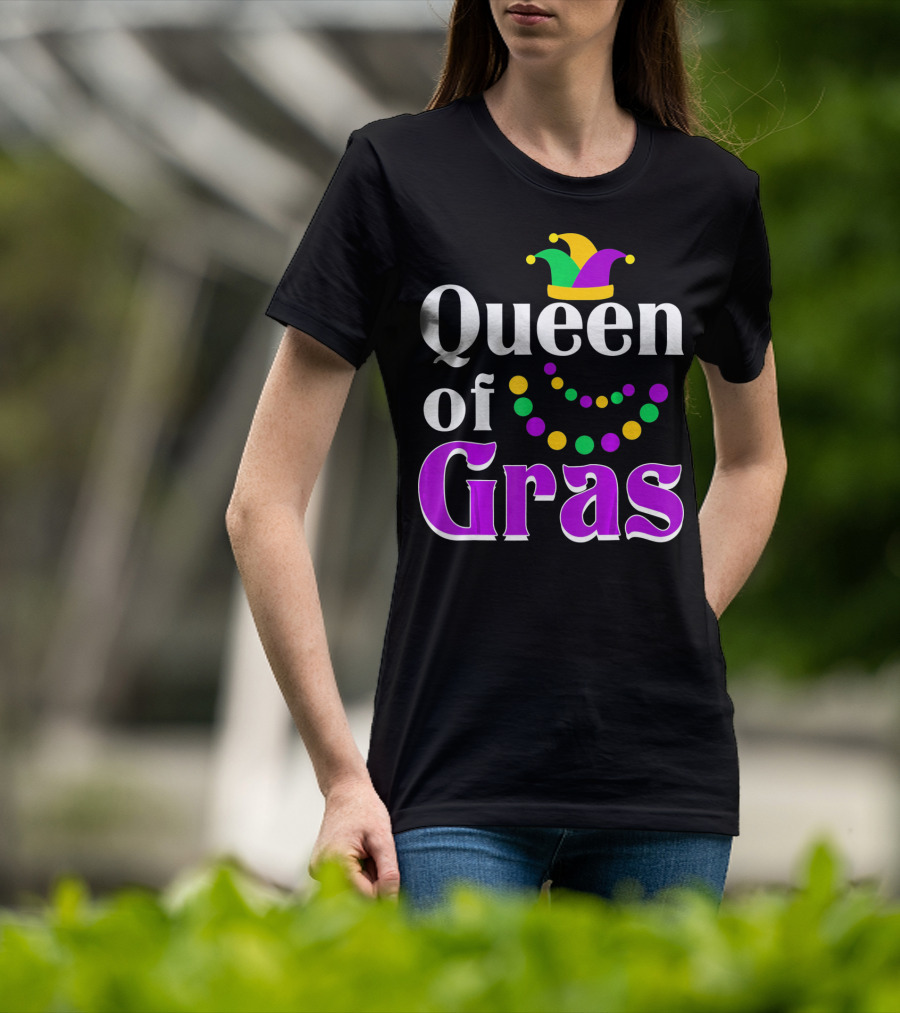 Queen Of Gras Funny Mardi Gras Beads And Jester Hat T-Shirt