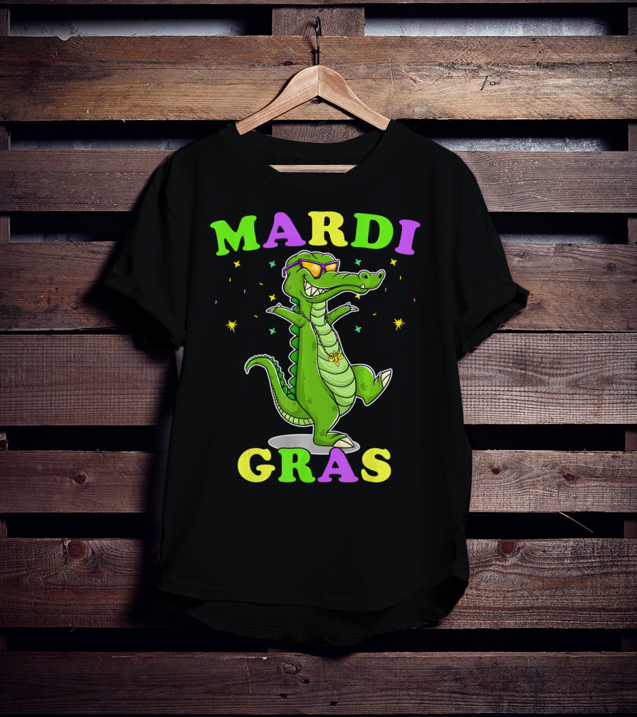 Mardi Gras Alligator Party With Sunglasses And Beads T-Shirt