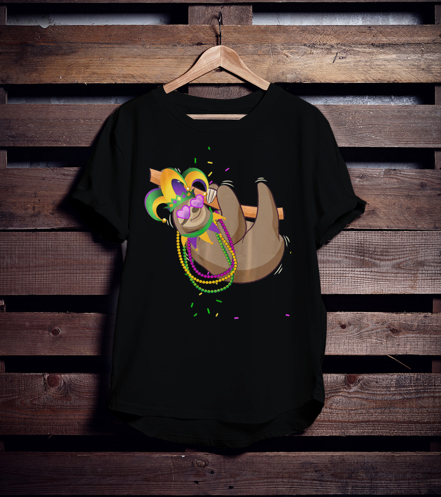 Mardi Gras Sloth Wearing Colorful Beads And Jester Mask T-Shirt