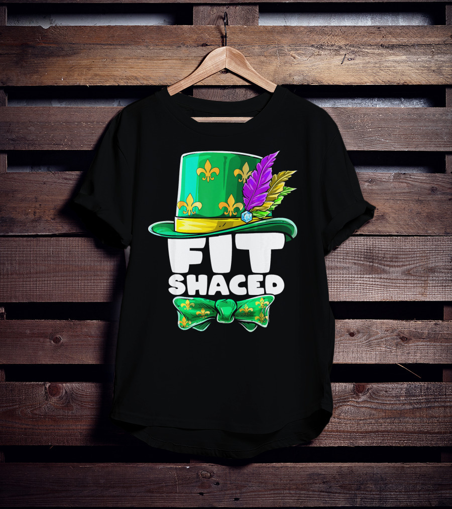Mardi Gras Fit Shaced Green Hat Fleur-de-Lis Bow Tie Feathers T-Shirt