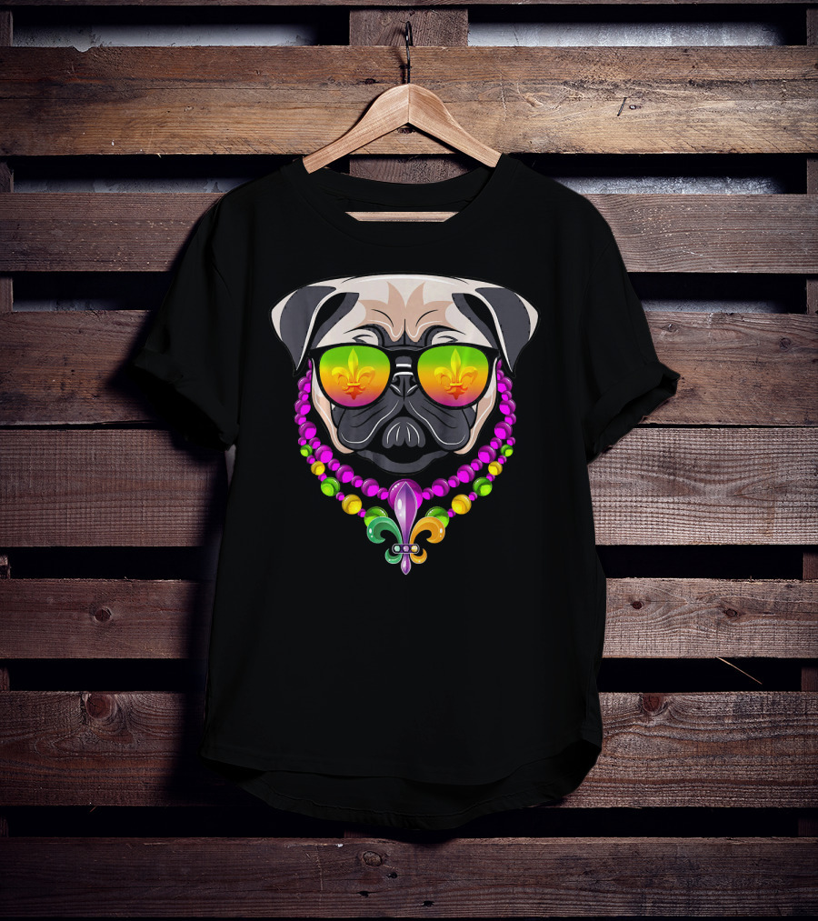 Mardi Gras Pug With Beads And Fleur-de-Lis Sunglasses T-Shirt