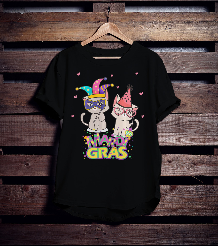 Chillin With My Cats Mardi Gras Party Masks And Hearts T-Shirt