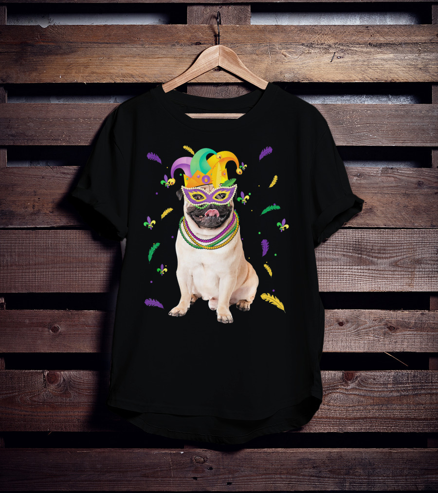Mardi Gras Pug With Beads And Jester Mask T-Shirt