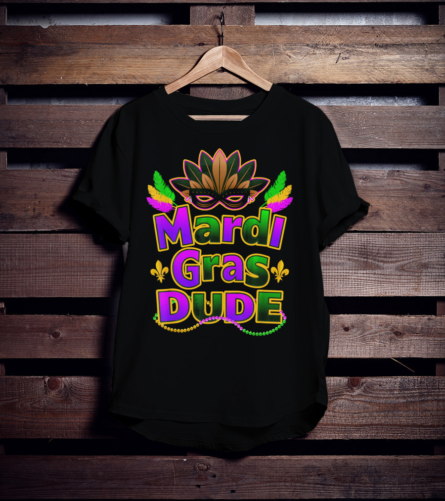 Mardi Gras Dude Mask And Beads With New Orleans Festive Colors T-Shirt