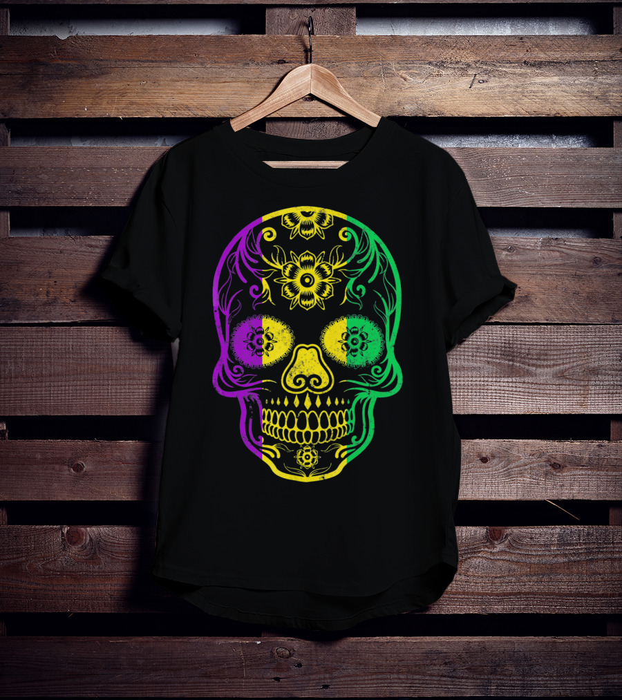 Mardi Gras Skull In Vibrant Purple Green And Yellow Fat Tuesday Colors T-Shirt
