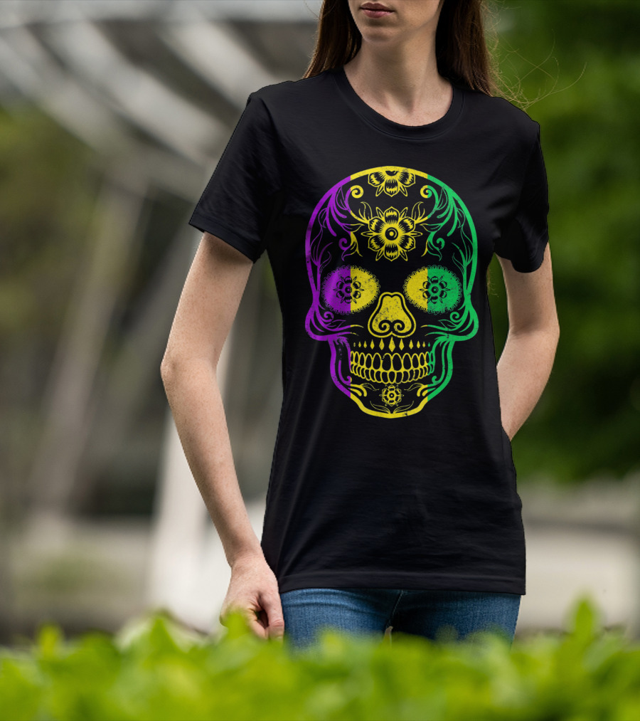Mardi Gras Skull In Vibrant Purple Green And Yellow Fat Tuesday Colors T-Shirt