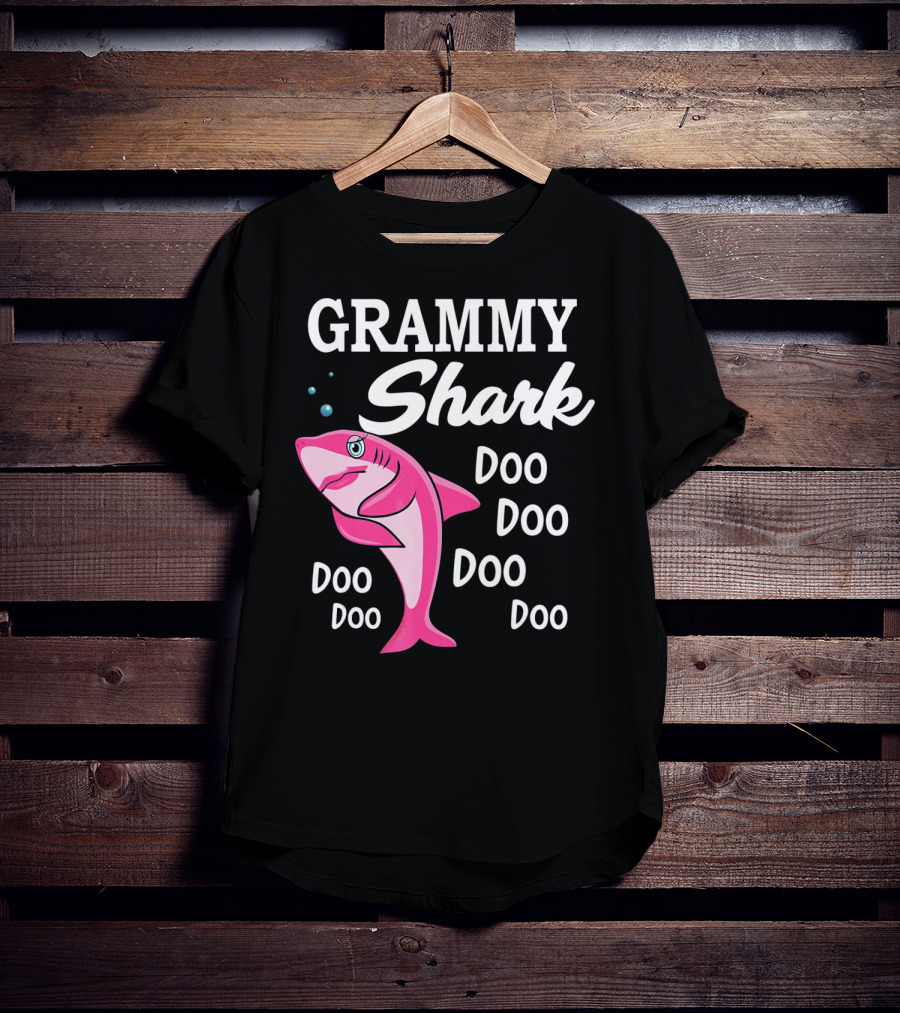 Grammy Shark Doo Doo Doo Grandma Hall T-Shirt