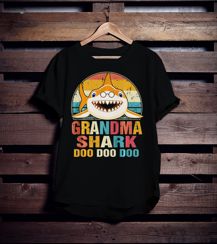 Grandma Shark Doo Doo Doo Retro T-Shirt