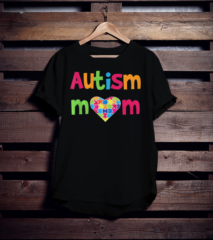 Autism Mom Heart Puzzle Autistic Awareness T-Shirt