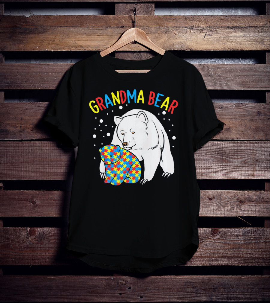 Grandma Bear Autism Puzzle Pattern Hugging Cubs T-Shirt