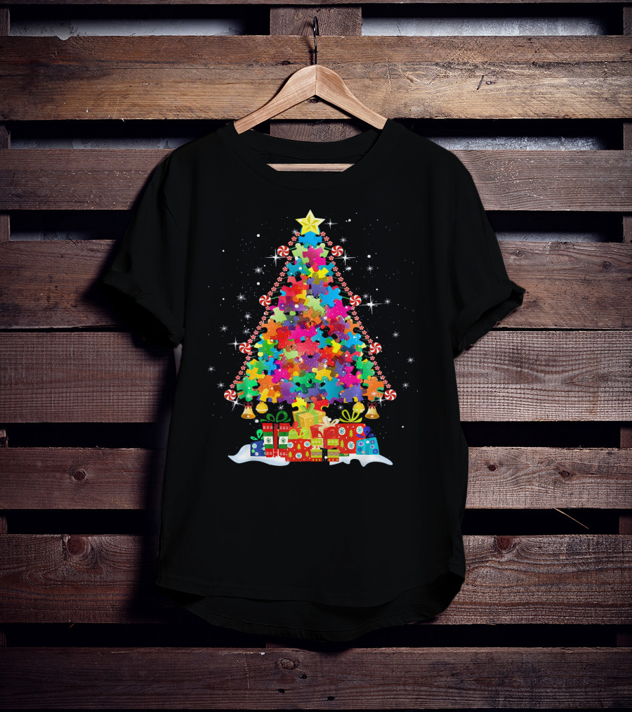 Autism Awareness Puzzle Pieces Christmas Tree With Star And Presents T-Shirt