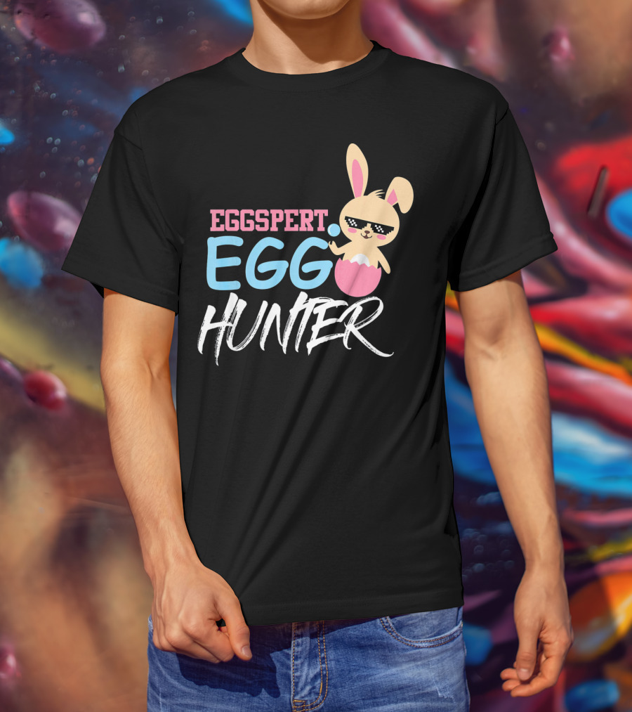 Eggspert Egg Hunter Bunny Sunglasses Easter Fun T-Shirt