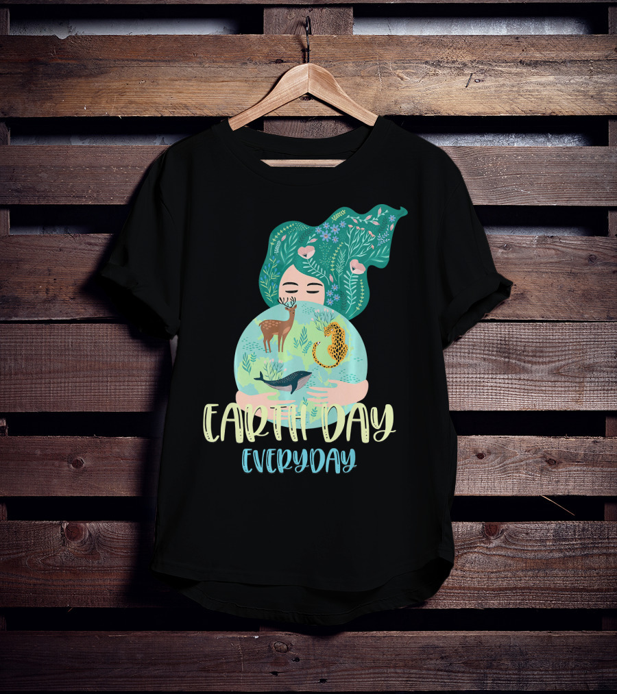 EARTH DAY EVERYDAY For Girls With Nature And Wildlife Elements T-Shirt