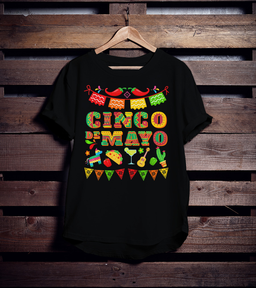 Cinco De Mayo Festividad Del Cinco Sombreros Banderas Chiles Margarita Tacos Cactus Guitarra Piñata T-Shirt