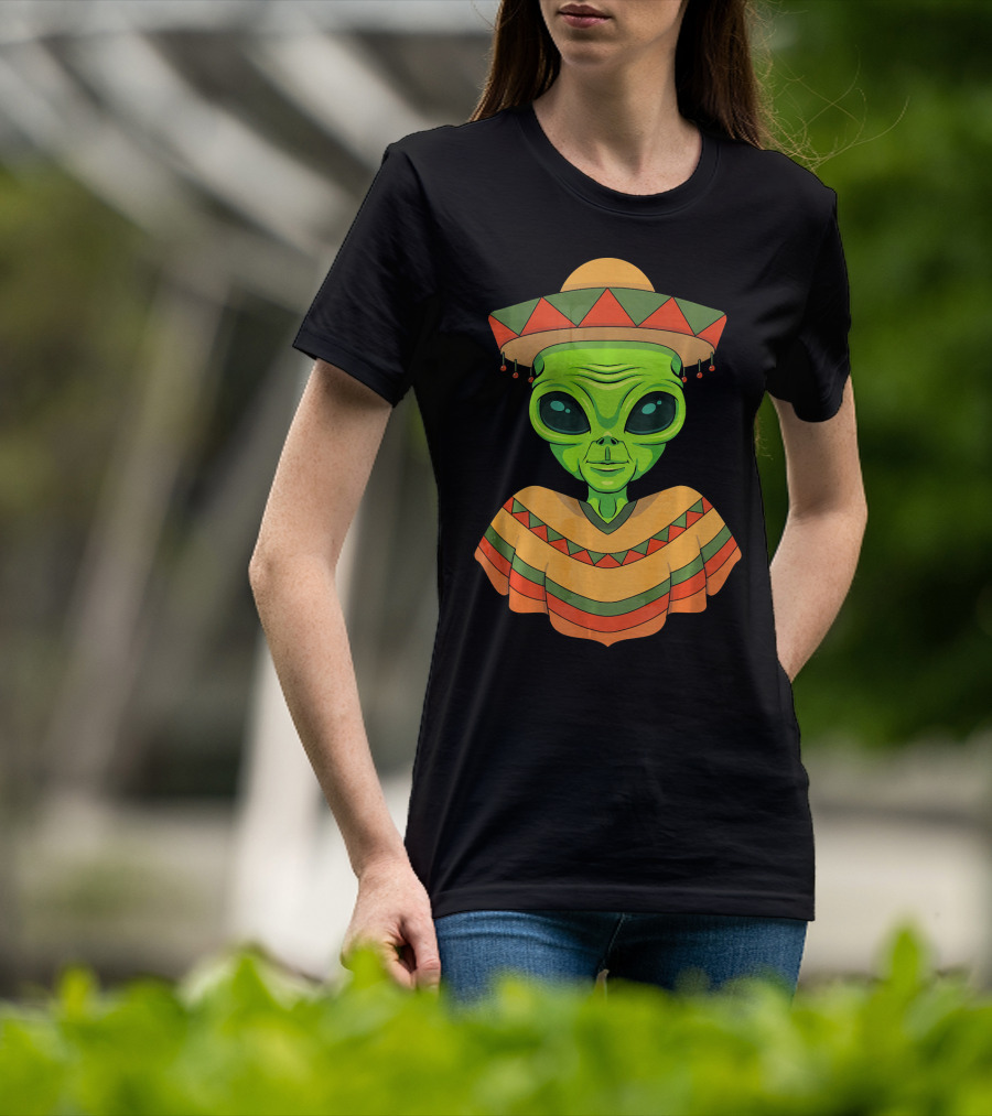 Cinco De Mayo Green Alien Wearing Sombrero And Poncho T-Shirt