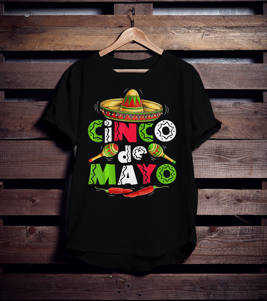 Cinco De Mayo Sombrero Maracas Chillies T-Shirt