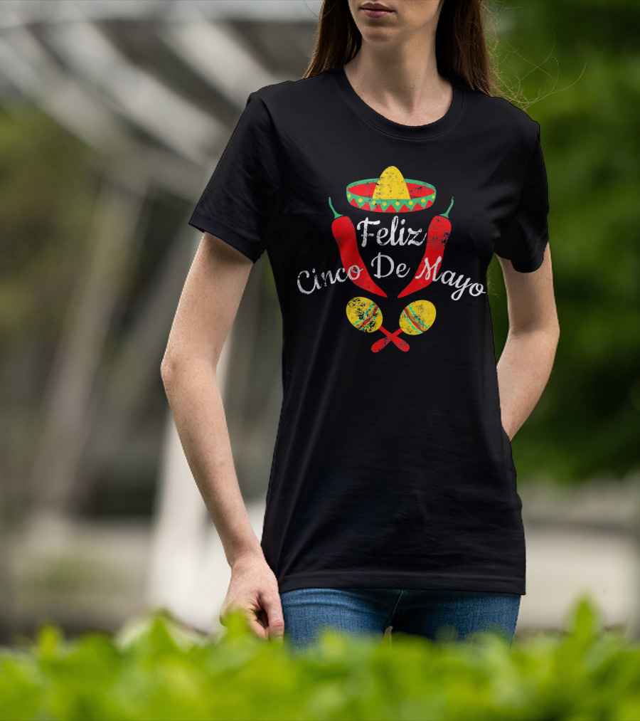 Feliz Cinco De Mayo Sombrero Maracas Peppers Fiesta T-Shirt