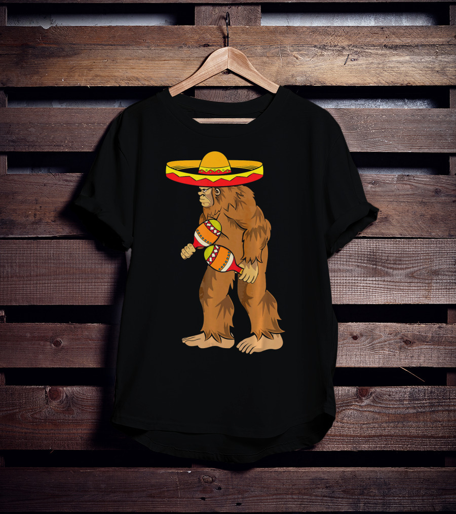 Bigfoot Sombrero Maracas Cinco De Mayo T-Shirt