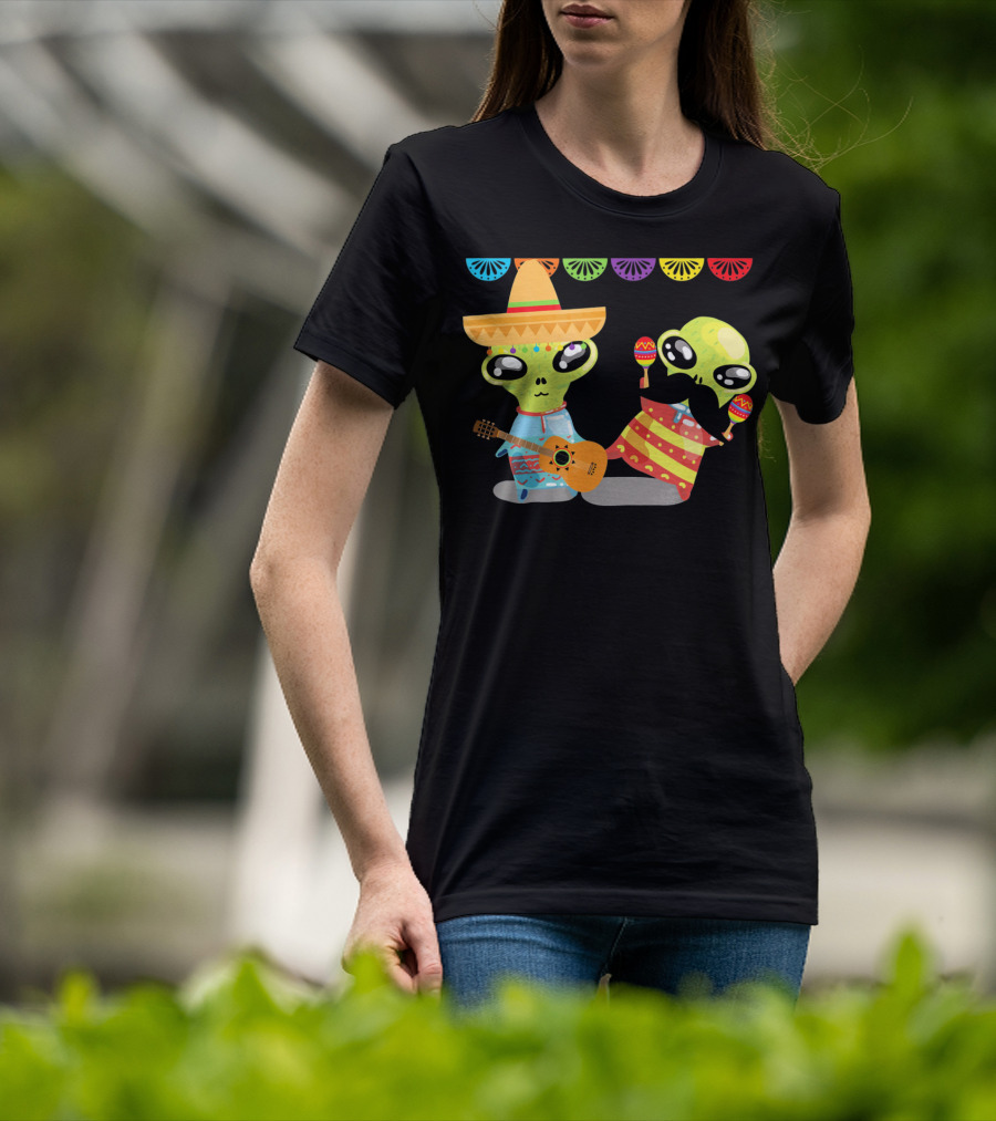 Mexican Fiesta Alien Sombrero Guitar Maracas Cinco De Mayo T-Shirt