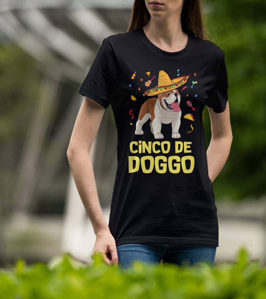Cinco De Doggo Taco Sombrero English Bulldog T-Shirt
