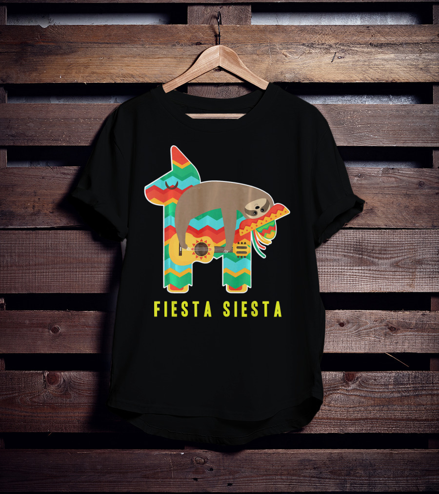 Fiesta Siesta Pinata Sloth Sombrero Guitarra T-Shirt