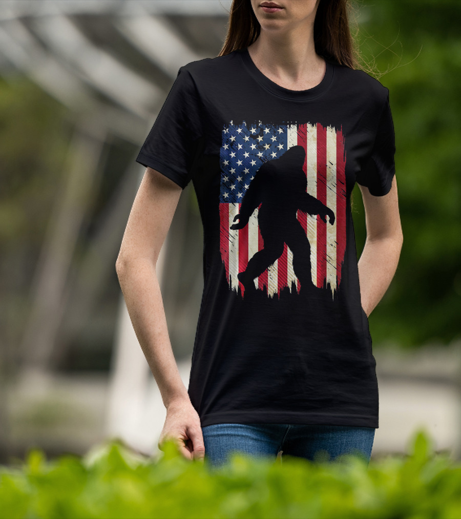 Bigfoot Sasquatch Silhouette Over American Flag USA T-Shirt