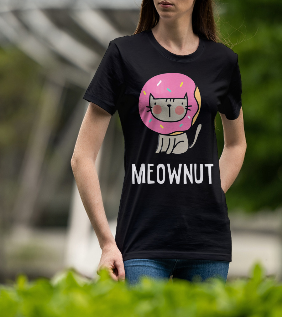 Cute Donut Cat Pun Meownut Funny Meownut T-Shirt