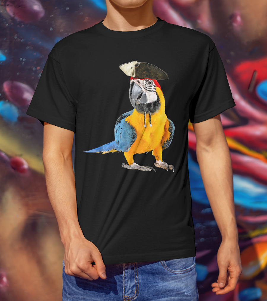 Parrot Of The Caribbean Bird Pirate Hall Macaw With Tricorn Hat T-Shirt